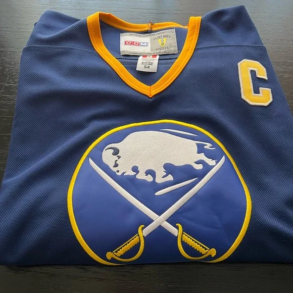 CCM Buffalo Sabres Gilbert Perreault Hockey Jersey French Connection - Picture 3 of 16